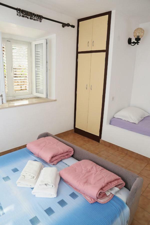 Apartments Katica Lumbarda Exterior foto